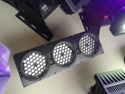 旋转RGB LED球泡灯 3W畅销新品，点亮舞台与KTV的璀璨之夜